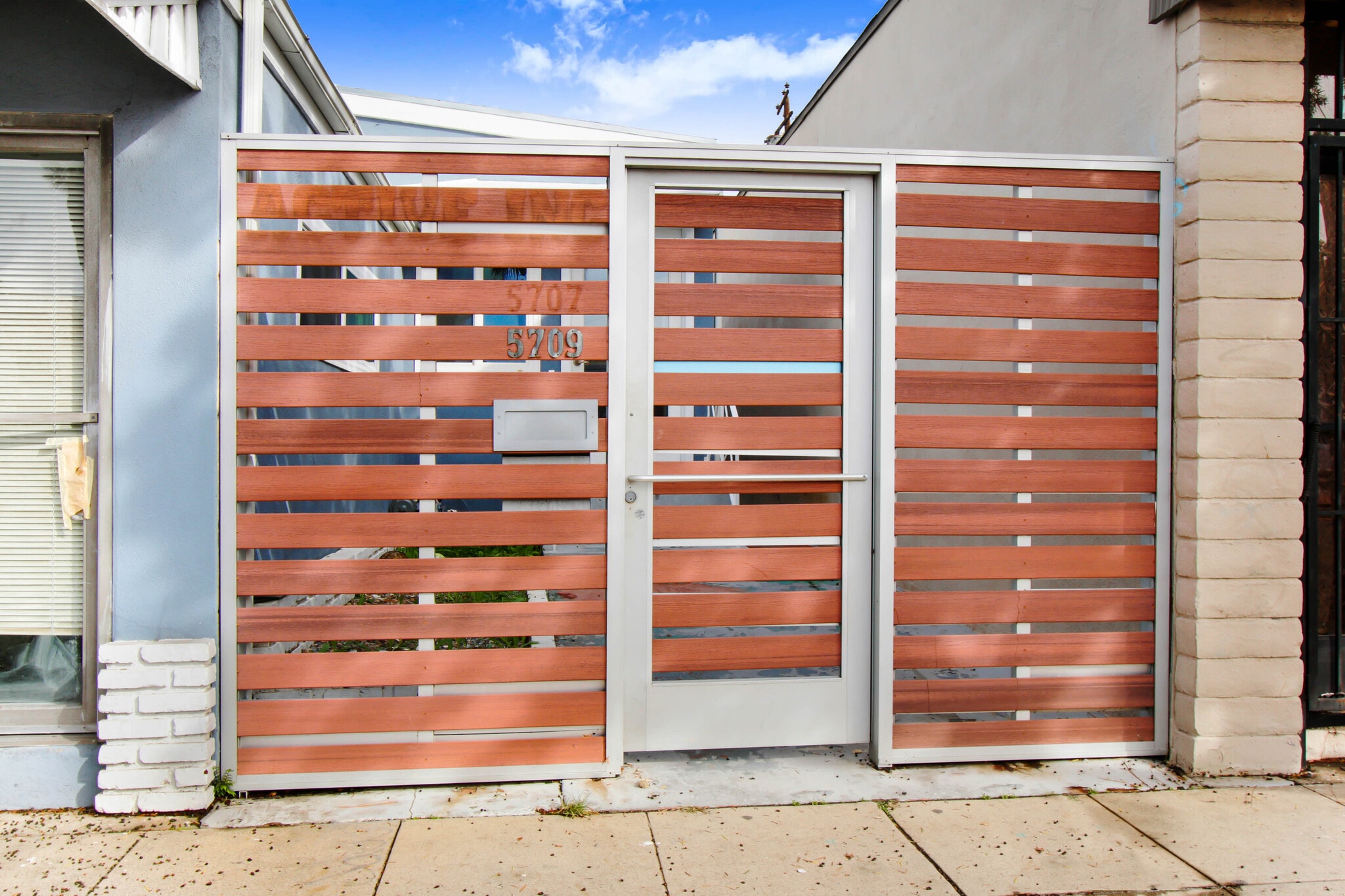 5709 E Beverly Blvd, Los Angeles, CA for lease Primary Photo- Image 1 of 58