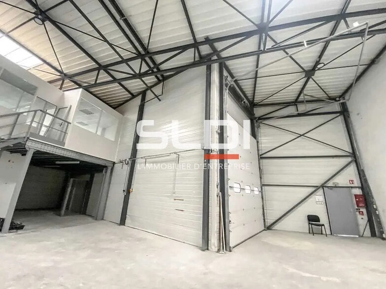 Bureau dans Saint-Priest à louer - Photo intérieure - Image 3 de 5