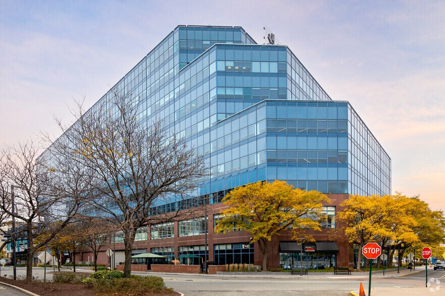 1200 Harbor Blvd, Weehawken, NJ à louer - Photo du bâtiment - Image 2 de 9