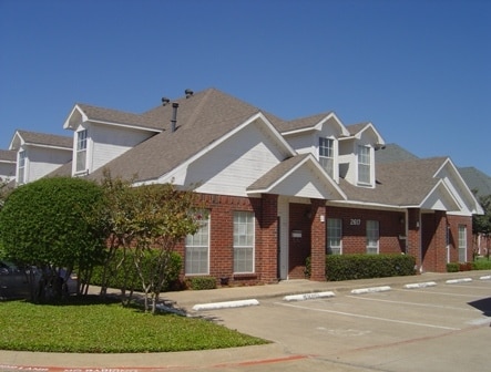 2617 Bolton Boone Dr, DeSoto, TX for lease Building Photo- Image 1 of 2