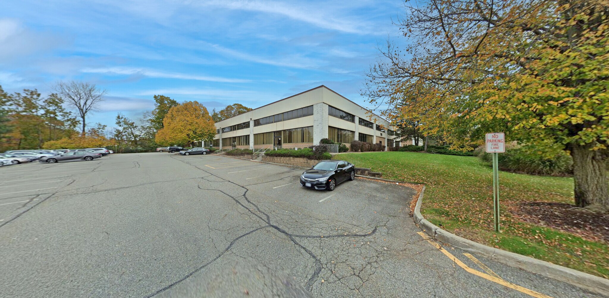 706 Executive Blvd, Valley Cottage, NY for lease Primary Photo- Image 1 of 4
