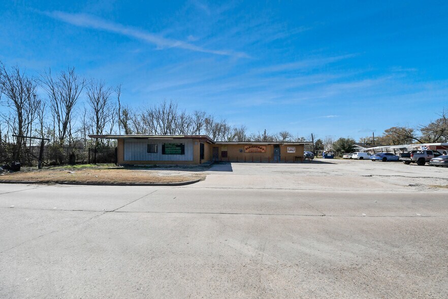 1734 Allen Genoa Rd, Houston, TX à vendre - Photo du bâtiment - Image 3 de 13