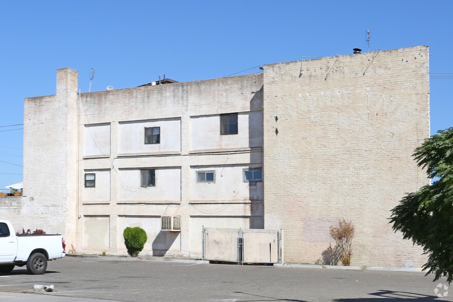 2049 N Broadway St, Fresno, CA for sale - Building Photo - Image 2 of 3