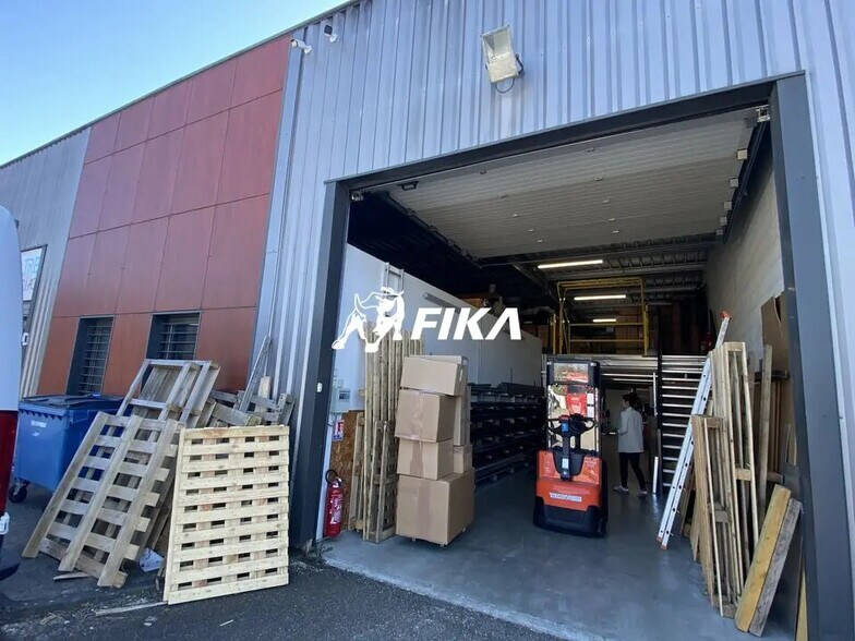 Flex dans Montrabé à louer - Photo du bâtiment - Image 3 de 12