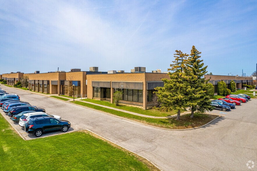595 Middlefield Rd, Toronto, ON à louer - Photo du bâtiment - Image 3 de 5
