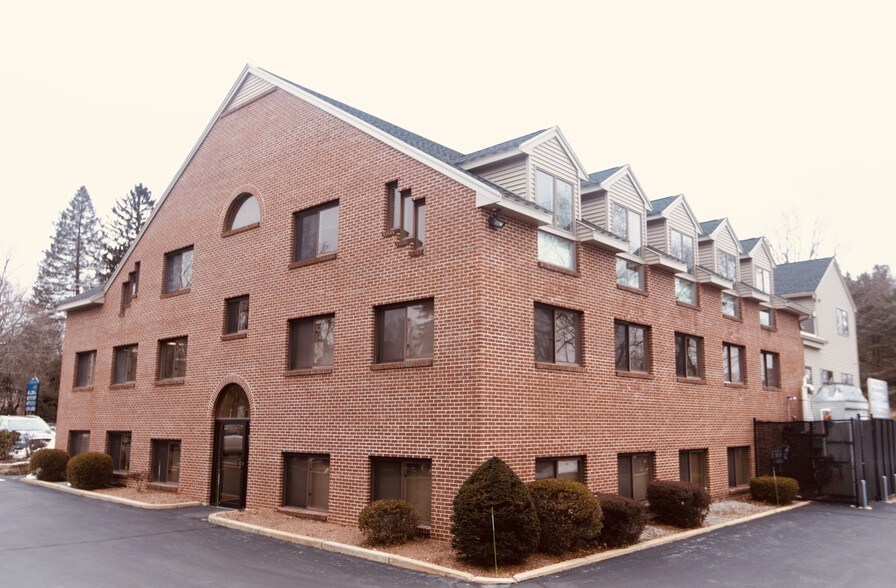 512 Main St, Shrewsbury, MA à louer - Photo du bâtiment - Image 3 de 4