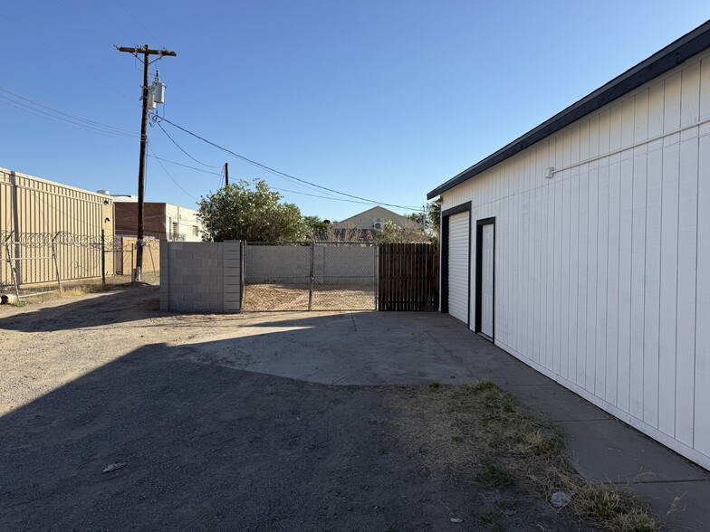 219 W Mahoney Ave, Mesa, AZ for lease - Building Photo - Image 3 of 21