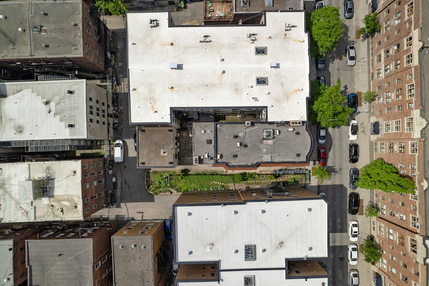 2066-2070 Av Lincoln, Montréal, QC for sale - Building Photo - Image 3 of 23