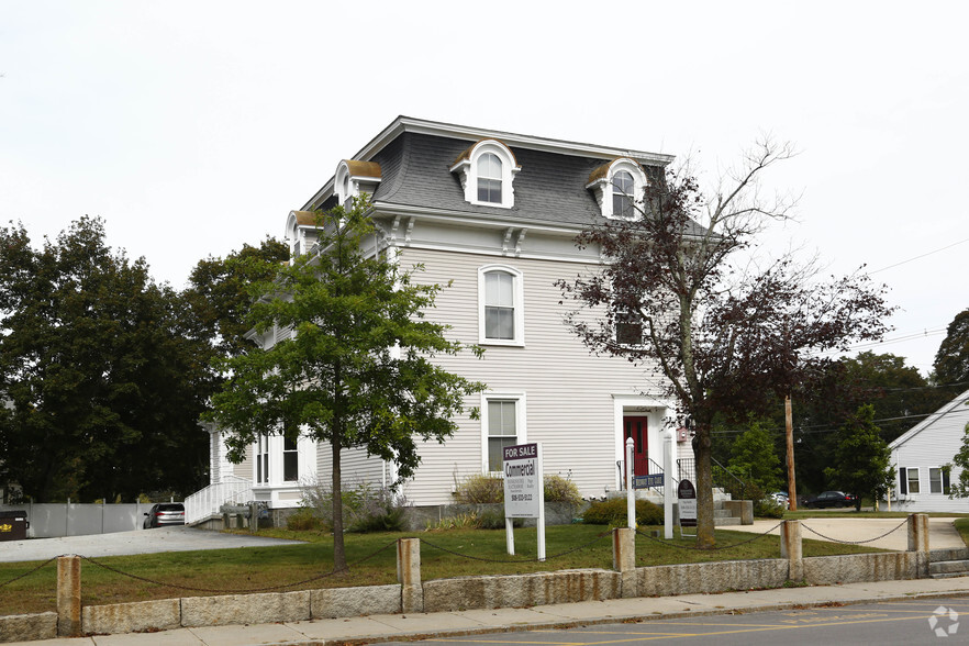 166 Village, Medway, MA à vendre - Photo principale - Image 1 de 1