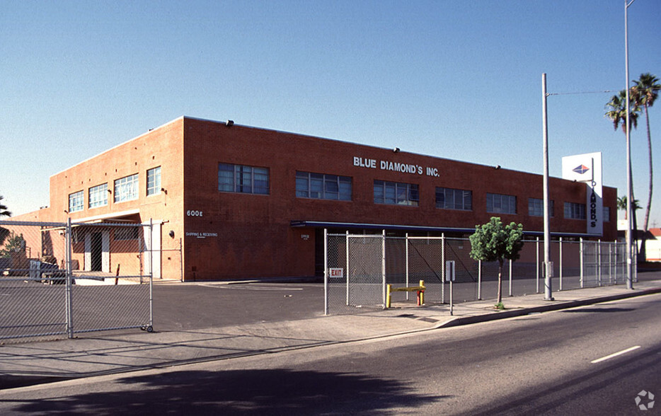 600 E Washington Blvd, Los Angeles, CA for lease - Building Photo - Image 2 of 8