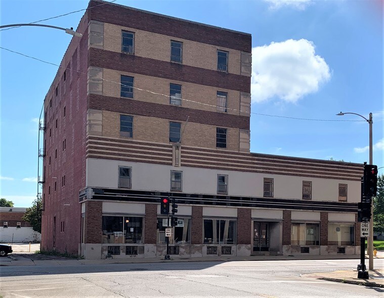 503 N East St, Bloomington, IL à louer - Photo du bâtiment - Image 1 de 7