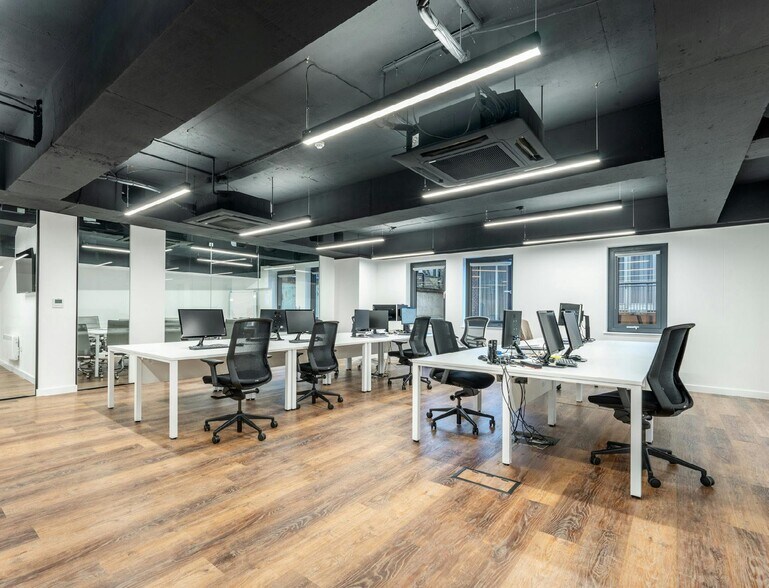 96 Wilton Rd, Londres à vendre - Photo intérieure - Image 2 de 7