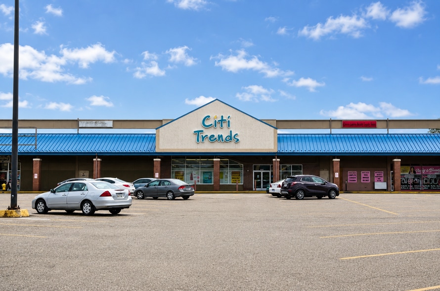 1100 SW 28th St, Wyoming, MI for lease - Building Photo - Image 3 of 12