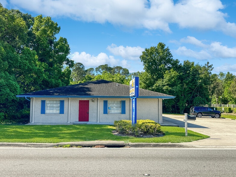 2515 W 25th St, Sanford, FL for lease - Building Photo - Image 2 of 15
