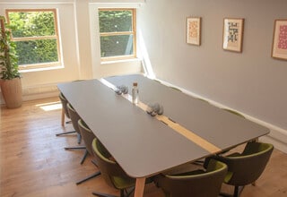 West St, Farnham for lease Interior Photo- Image 2 of 9