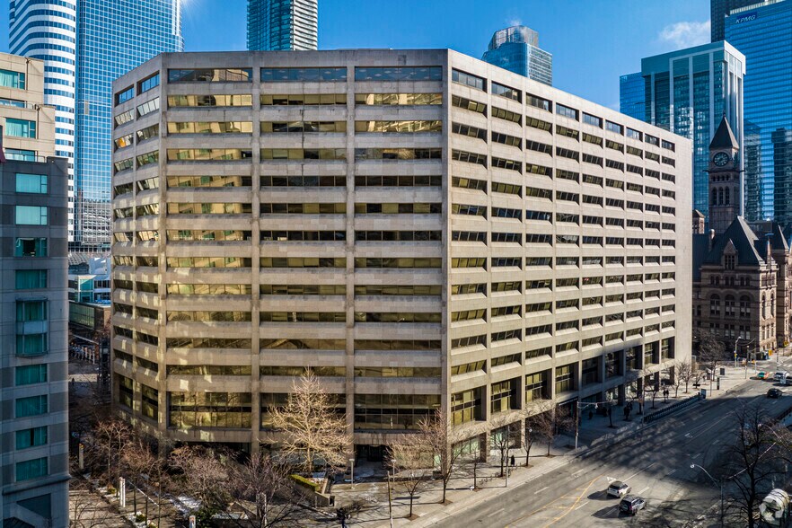 483 Bay St, Toronto, ON à louer - Photo du bâtiment - Image 1 de 5
