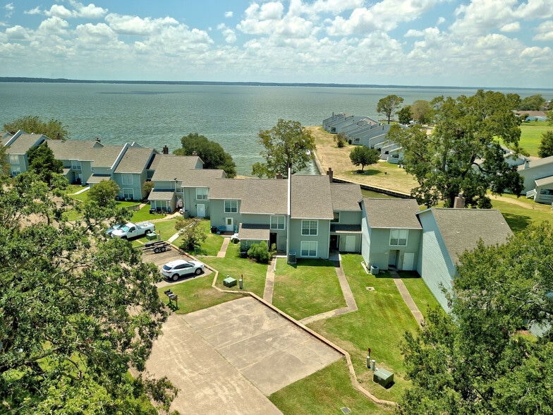100 Edgewater Dr, Livingston, TX for sale - Primary Photo - Image 2 of 41