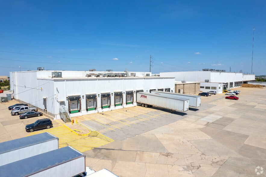 37 NE 122nd St, Oklahoma City, OK à louer - Photo du bâtiment - Image 3 de 8