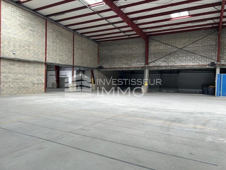 Industrial in Sucy En Brie for lease - Building Photo - Image 3 of 6