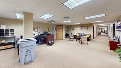 2080 Silas Deane Hwy, Rocky Hill, CT à louer Photo intérieure- Image 1 de 3