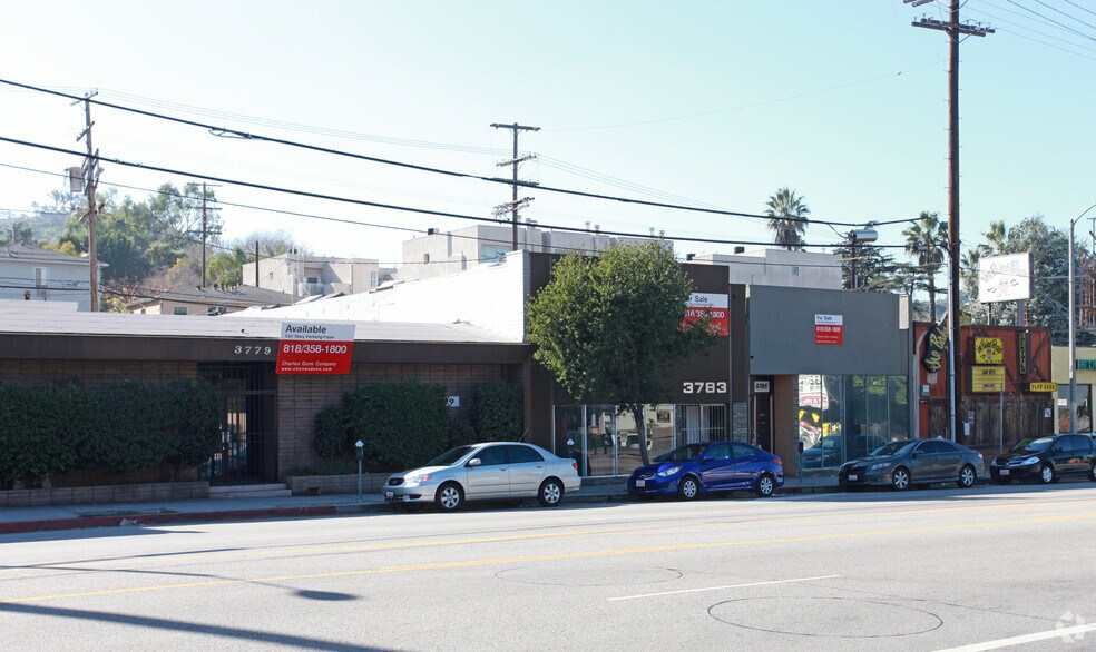 3783 Cahuenga Blvd, Studio City, CA à louer - Photo du bâtiment - Image 3 de 9