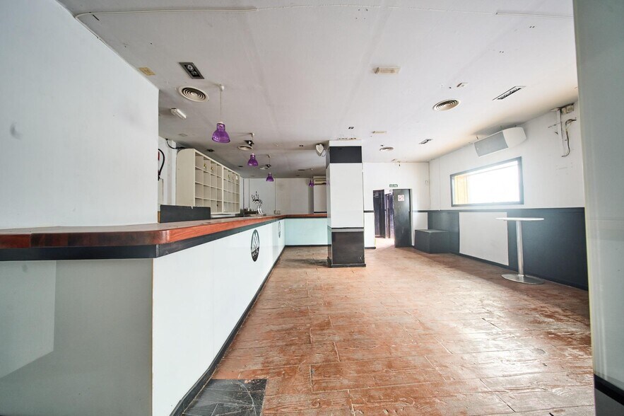 Retail in Granada, Granada for sale - Interior Photo - Image 1 of 20