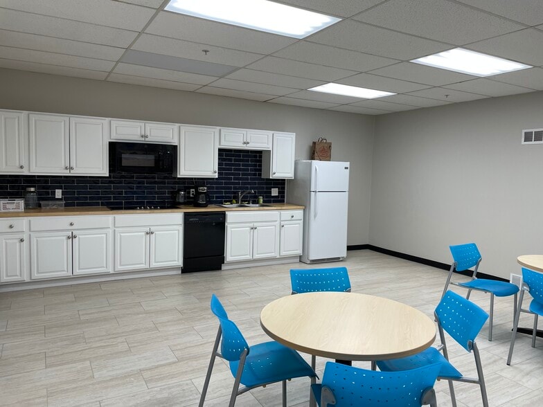 1 Park St, Broomfield, CO for lease - Interior Photo - Image 3 of 9