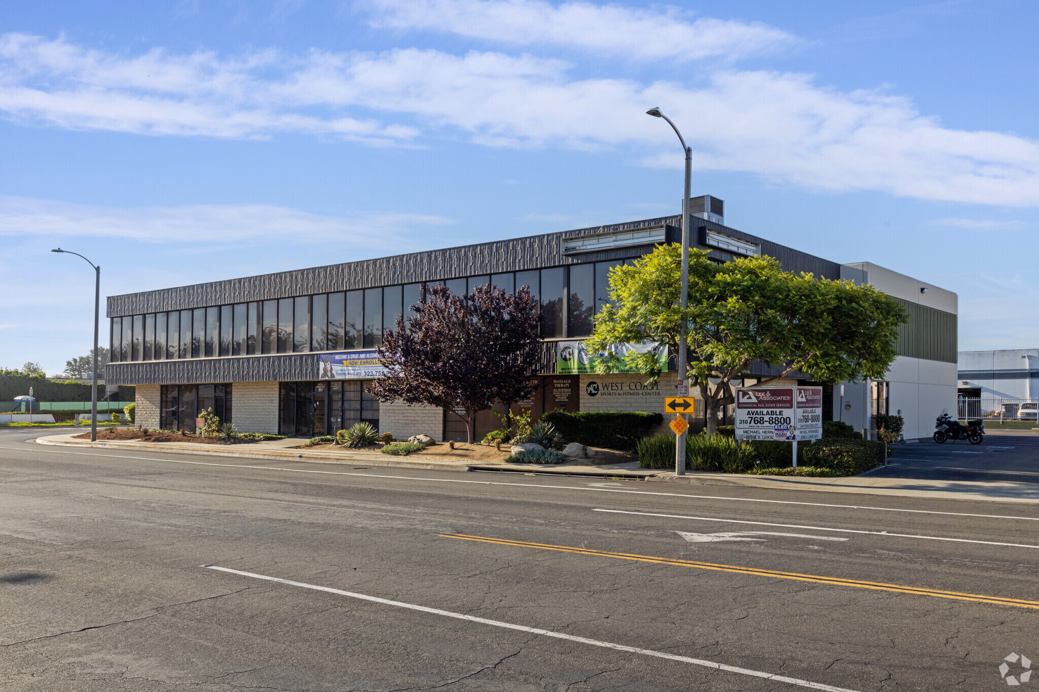 1000 E Dominguez St, Carson, CA à louer Photo du bâtiment- Image 1 de 8