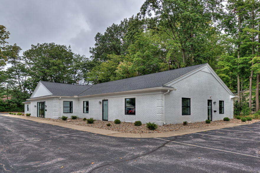 12690 Opalocka Dr, Chesterland, OH for sale - Building Photo - Image 3 of 7