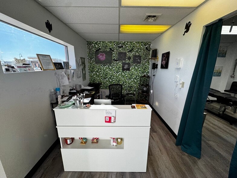 2304-2320 S Locust St, Grand Island, NE for lease - Building Photo - Image 3 of 16