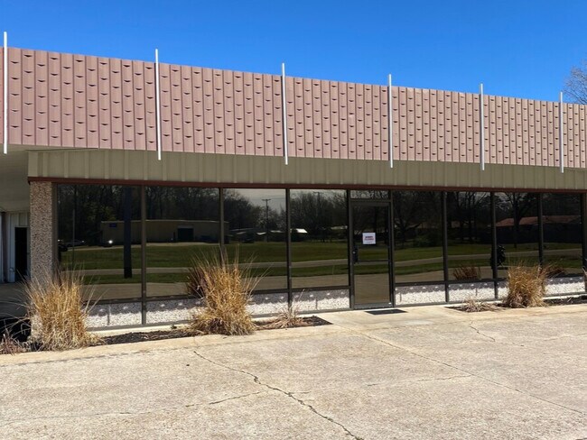 Plus de détails pour 127 Hemlock St, Columbus, MS - Bureau à vendre