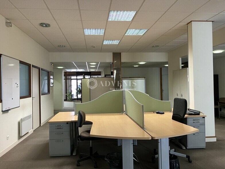 Office in Bourges for sale - Interior Photo - Image 2 of 3