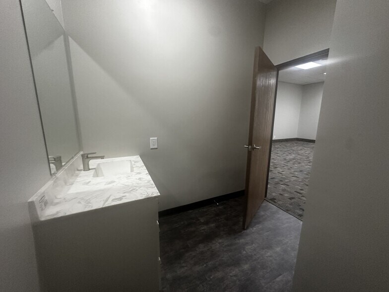 208 S Minnesota Ave, Saint Peter, MN à louer - Photo intérieure - Image 3 de 6