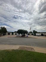 1131 S Airport Cir, Euless TX - Entrepôt