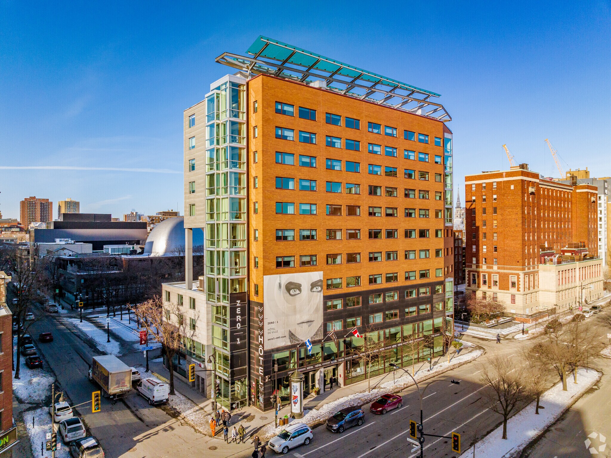 1 Boul René-Lévesque E, Montréal, QC for sale Primary Photo- Image 1 of 1