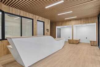Plus de détails pour 16001 Bay Vista Dr, Clearwater, FL - Bureau à louer