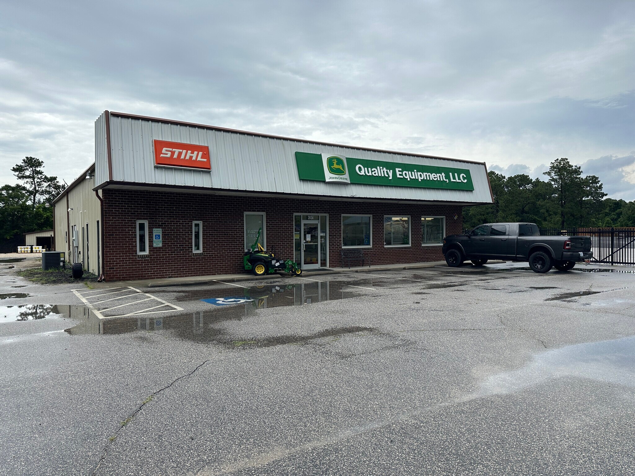 3934 Legion Rd, Hope Mills, NC à vendre Photo du bâtiment- Image 1 de 1