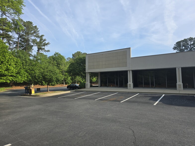 3320 Holcomb Bridge Rd, Peachtree Corners, GA for lease - Building Photo - Image 1 of 11