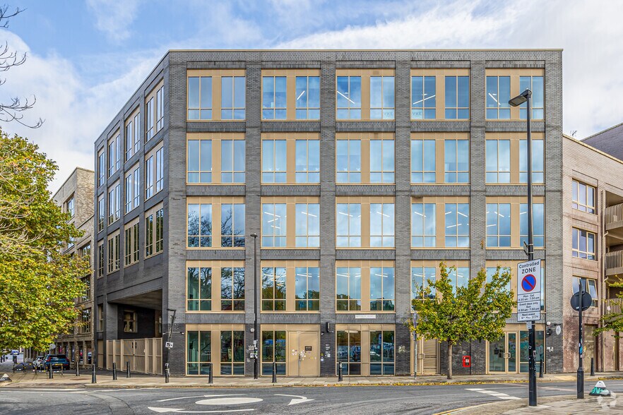 13 Rothbury Rd, Londres à louer - Photo principale - Image 1 de 2