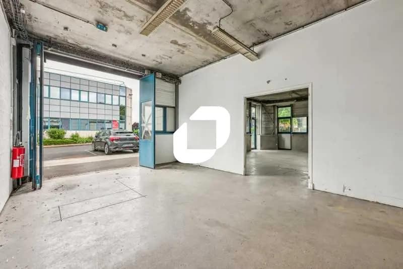 32 Avenue Des Pépiniéres, Fresnes for lease Building Photo- Image 1 of 13