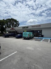 7817-7825 Pines Blvd, Hollywood, FL for lease Building Photo- Image 1 of 1
