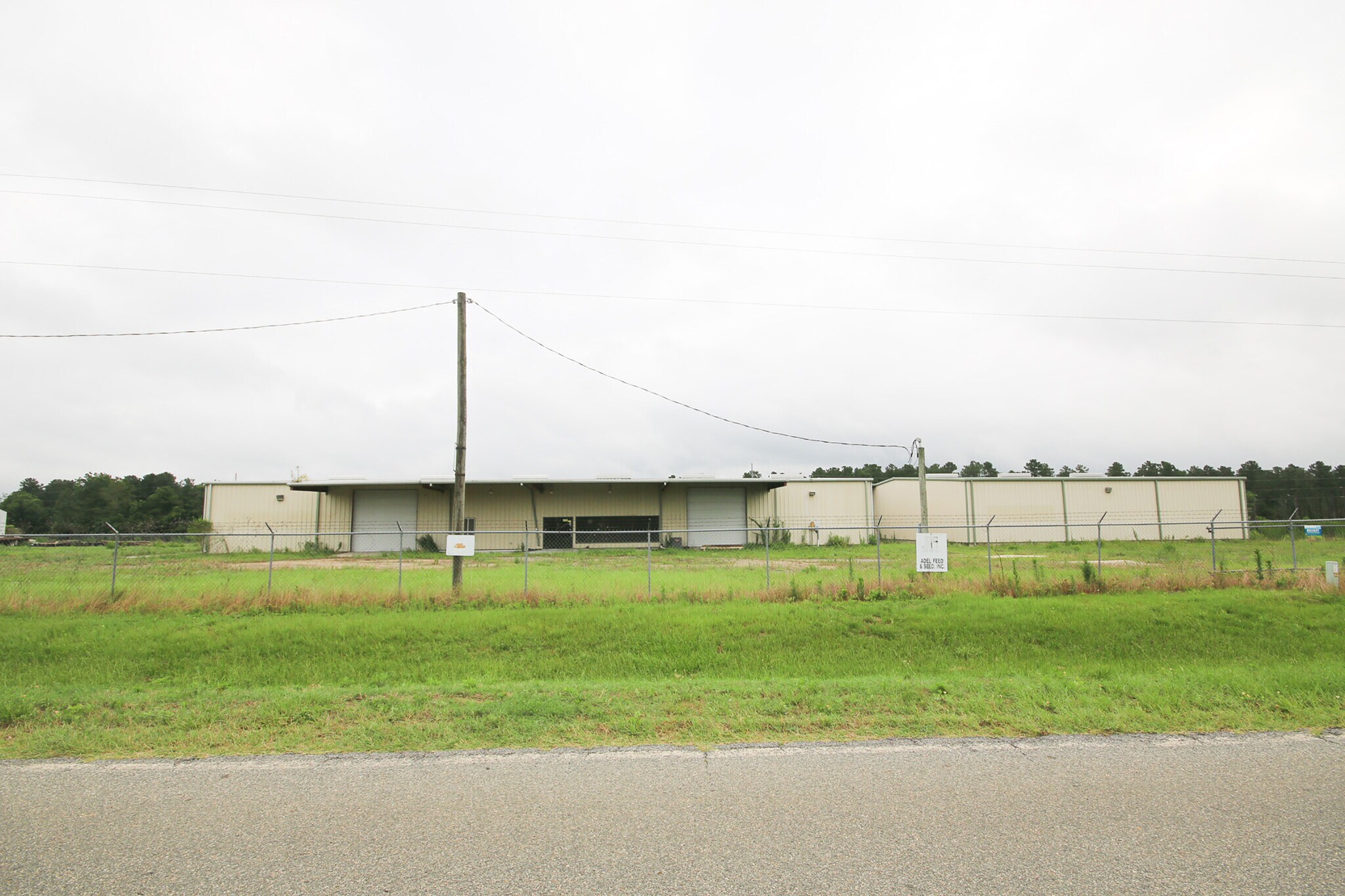 804 W Mitchell St, Adel, GA for lease Primary Photo- Image 1 of 36