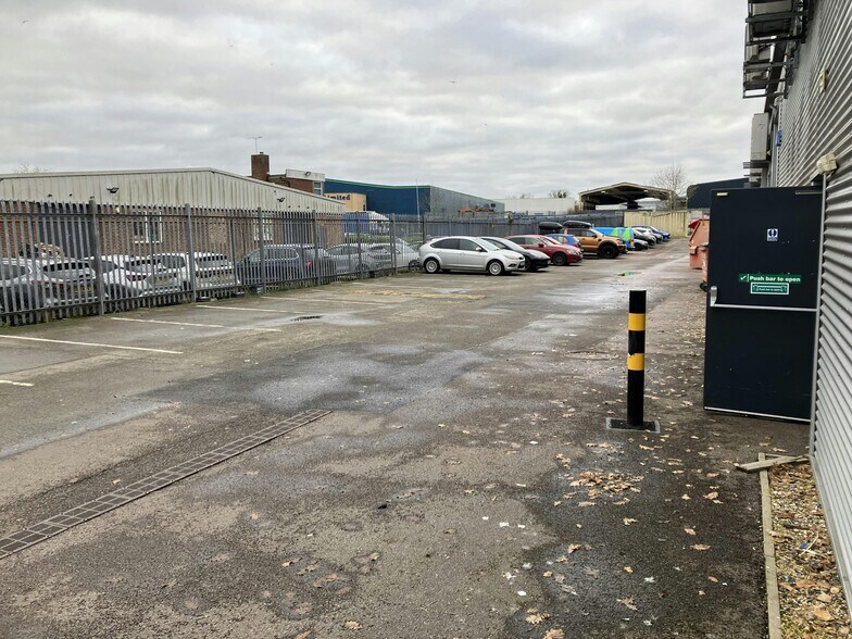 8 Acrewood Way, St Albans à louer - Photo du bâtiment - Image 3 de 6