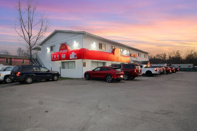Plus de détails pour 17400 Savage Rd, Belleville, MI - Bureau/Commerce de détail à louer
