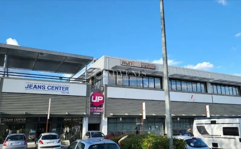 Office in Nîmes for lease - Building Photo - Image 1 of 4