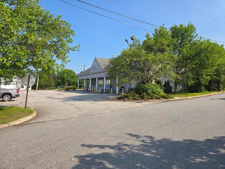 41 Carroll St, Pittsfield, NH à vendre - Photo du bâtiment - Image 3 de 7