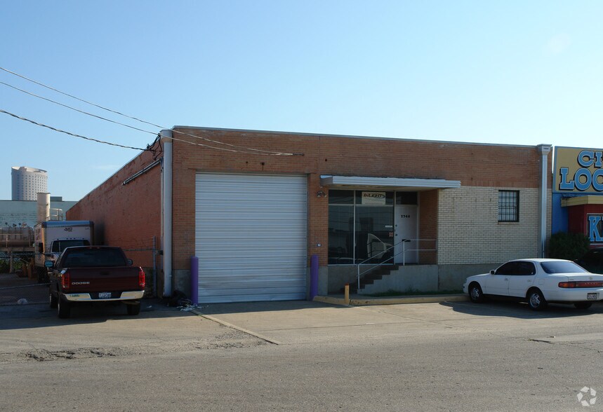 2348 Irving Blvd, Dallas, TX for sale - Primary Photo - Image 1 of 3