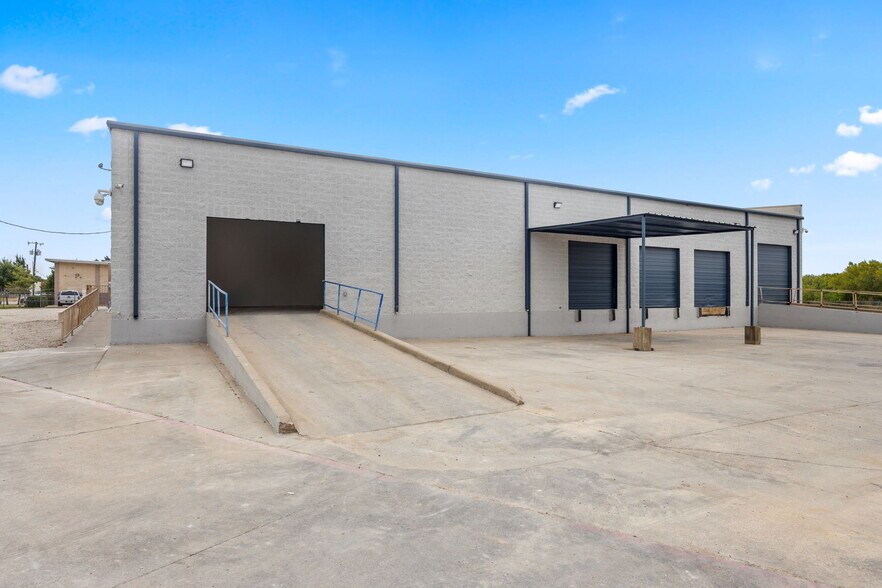 4340 Action Dr, Mesquite, TX à louer - Photo du bâtiment - Image 3 de 5