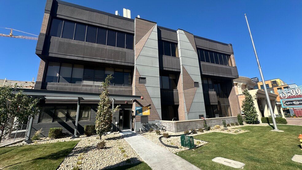 3098 S Highland Dr, Salt Lake City, UT à louer - Photo du bâtiment - Image 1 de 18