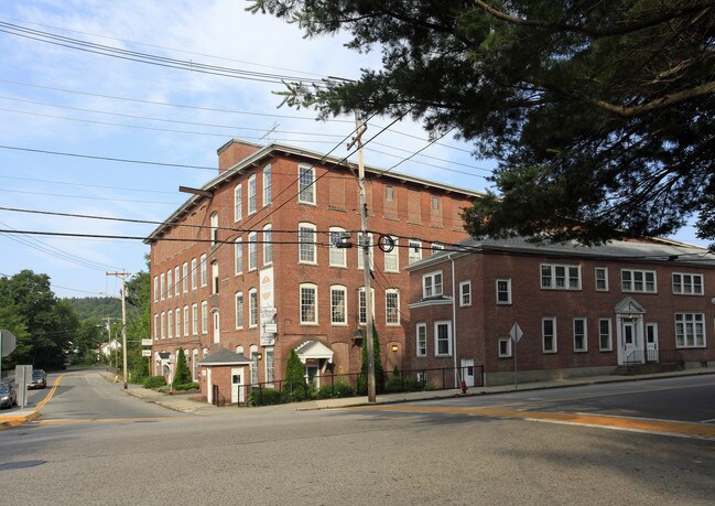 Plus de détails pour 2341 Providence Rd, Northbridge, MA - Industriel à louer